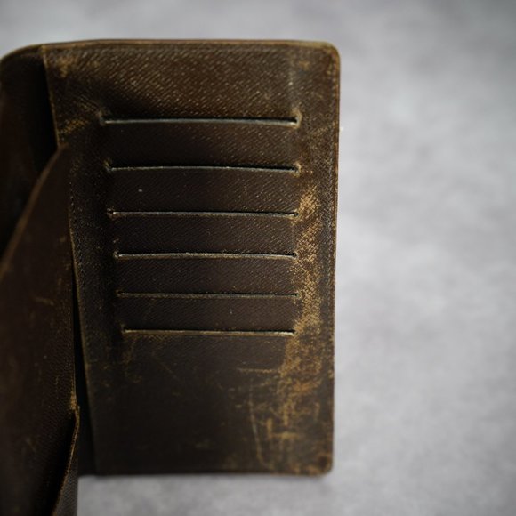 Louis Vuitton Damier Wallet - Picture 4 of 9